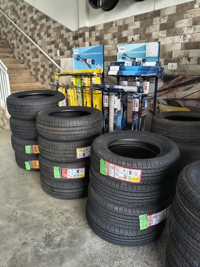 Pneus e peças automotivas